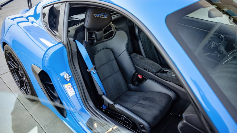 Porsche 718 Cayman GT4 RS