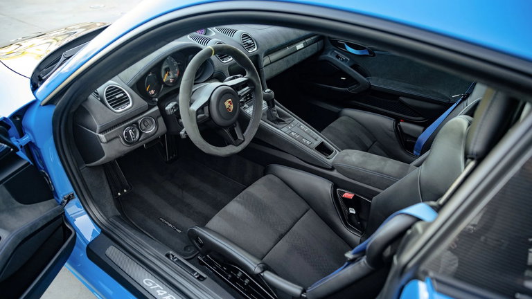 Porsche 718 Cayman GT4 RS