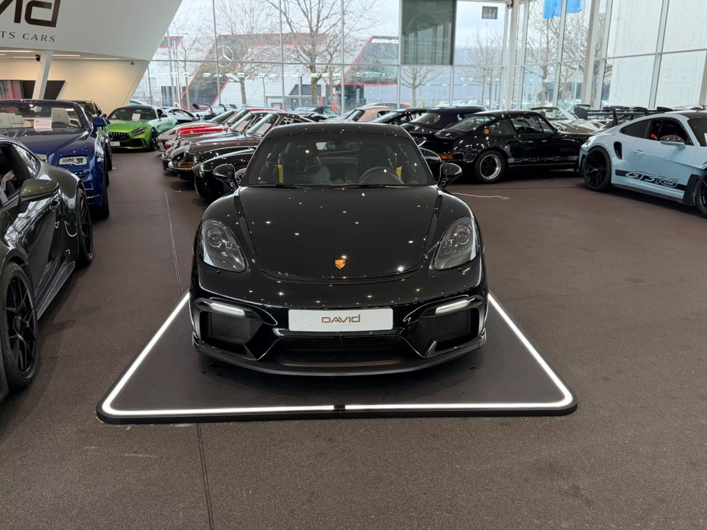 Porsche 718 Cayman GT4