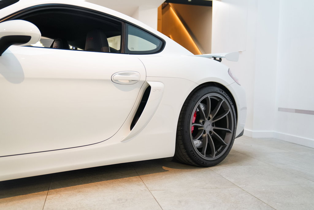 Porsche 981 Cayman GT4