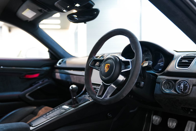 Porsche 981 Cayman GT4