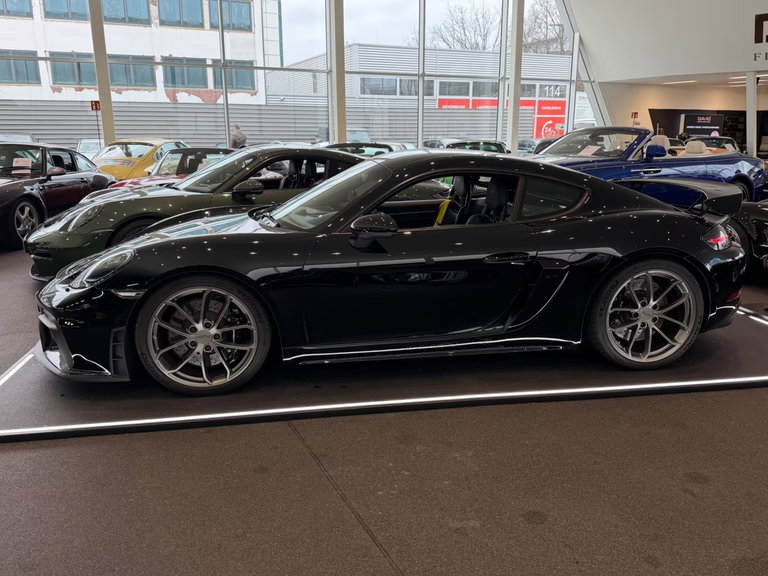 Porsche 718 Cayman GT4