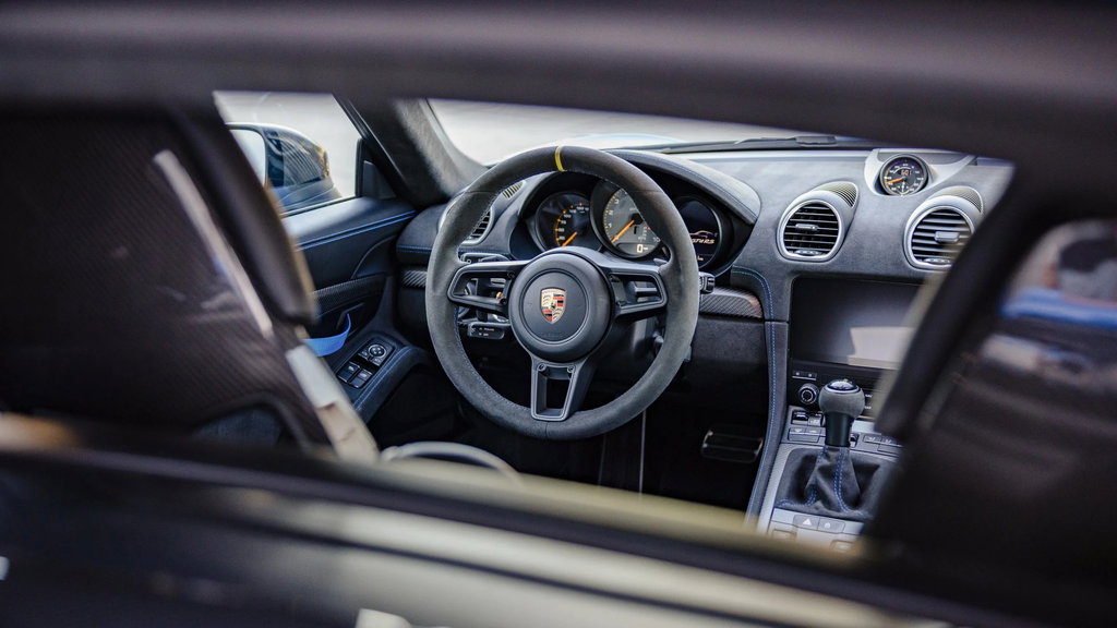 Porsche 718 Cayman GT4 RS