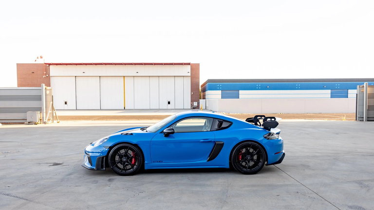 Porsche 718 Cayman GT4 RS