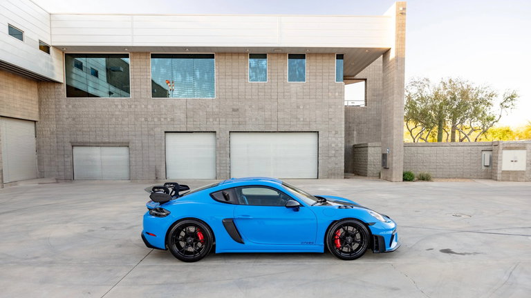 Porsche 718 Cayman GT4 RS