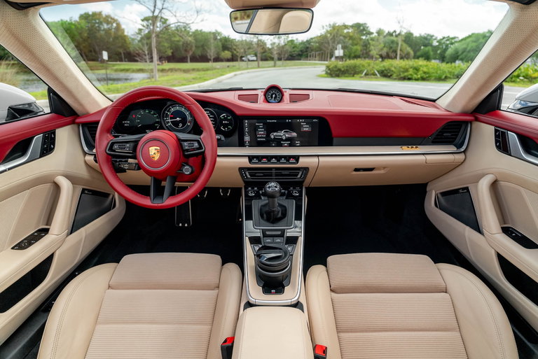 Porsche 992 Heritage Design Edition