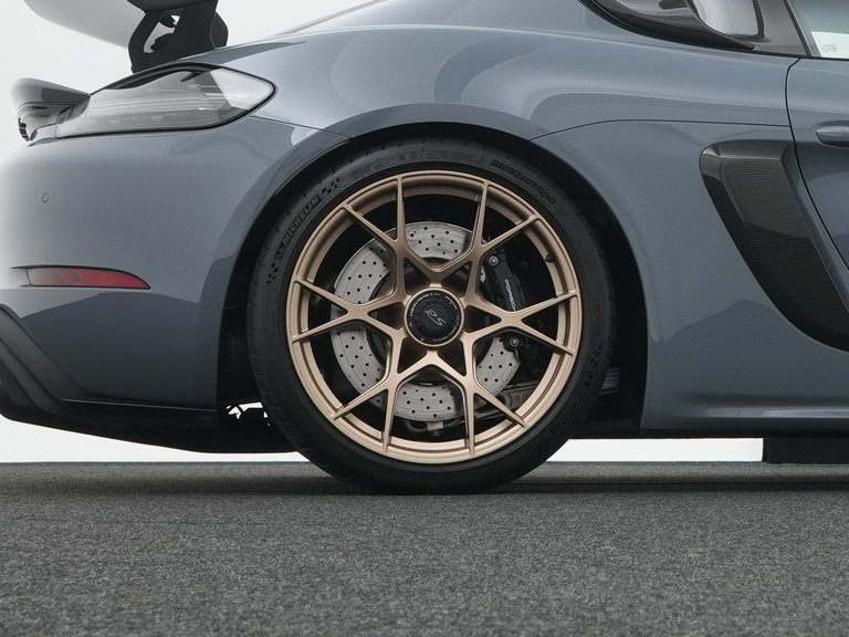 Porsche 718 Cayman GT4 RS