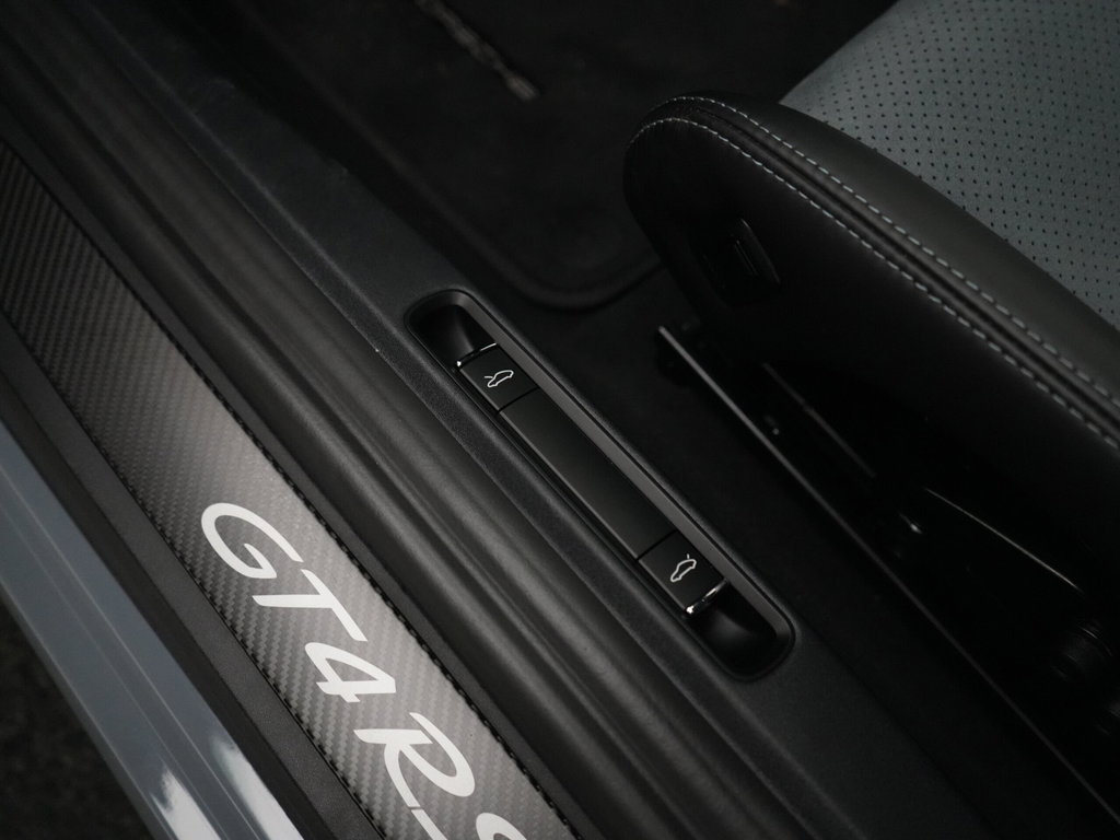 Porsche 718 Cayman GT4 RS