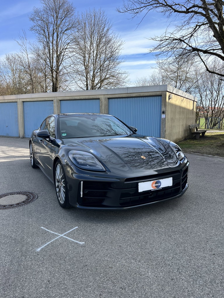Porsche Panamera 4