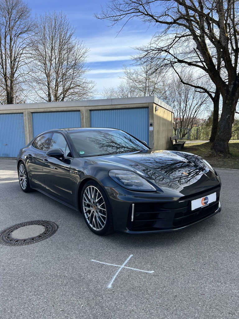 Porsche Panamera 4
