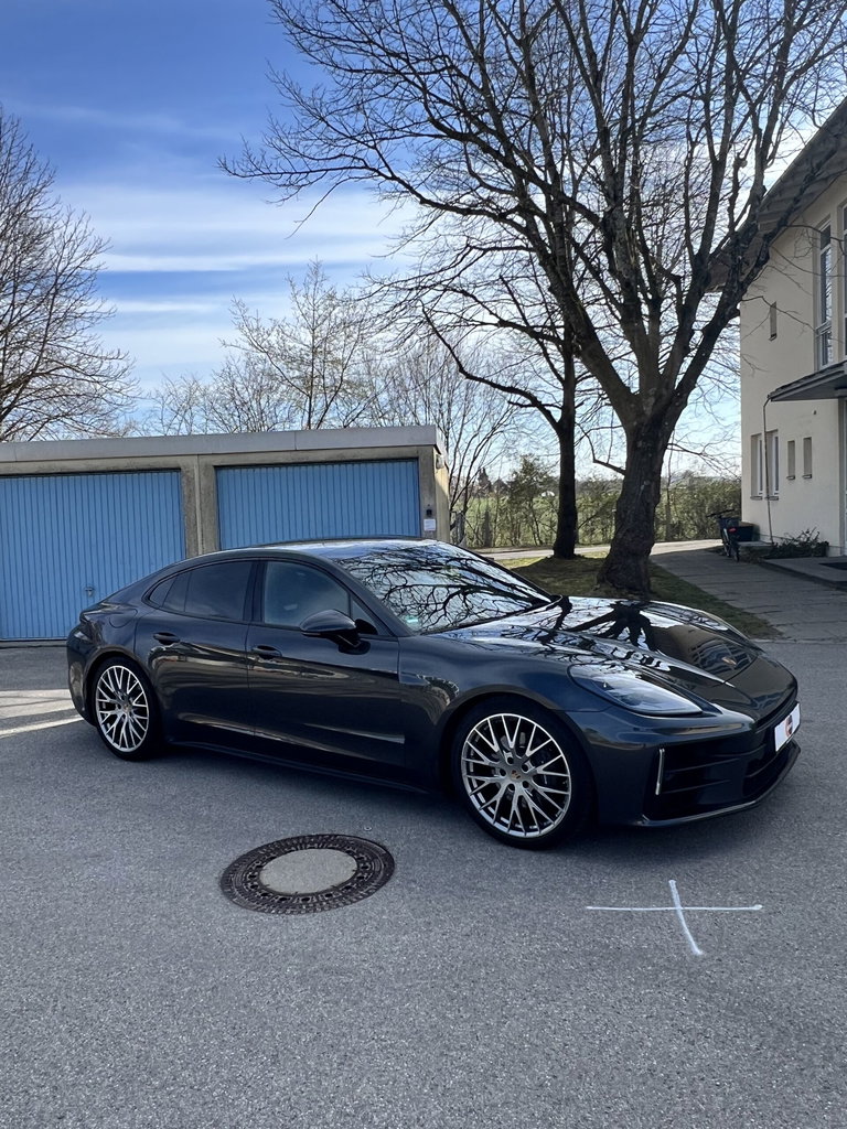 Porsche Panamera 4