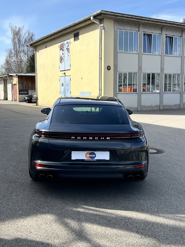 Porsche Panamera 4
