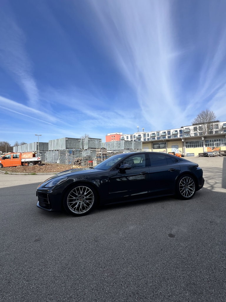Porsche Panamera 4