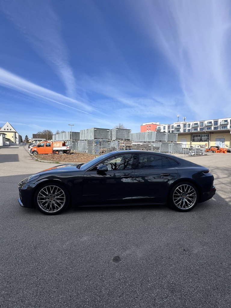 Porsche Panamera 4