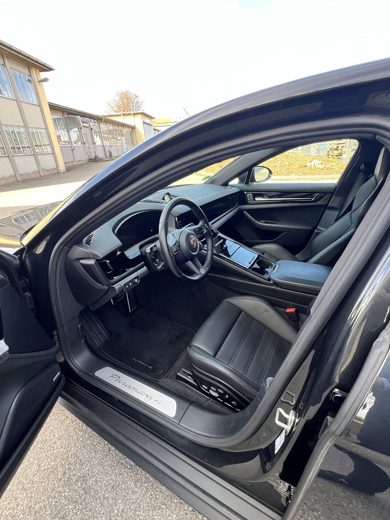 Porsche Panamera 4