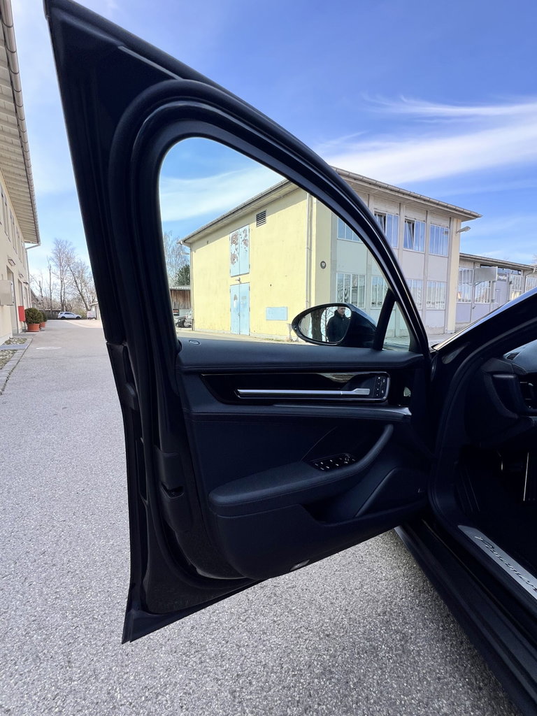 Porsche Panamera 4