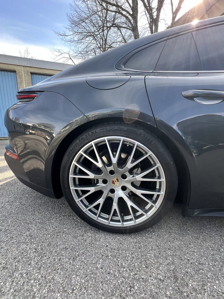 Porsche Panamera 4