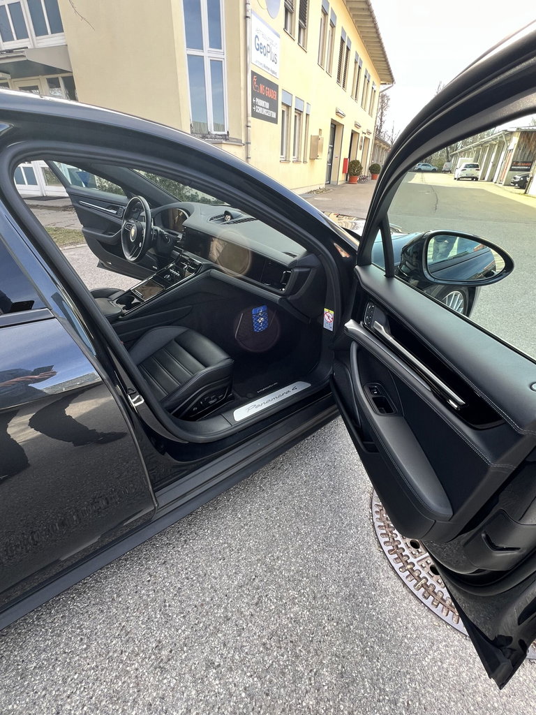 Porsche Panamera 4