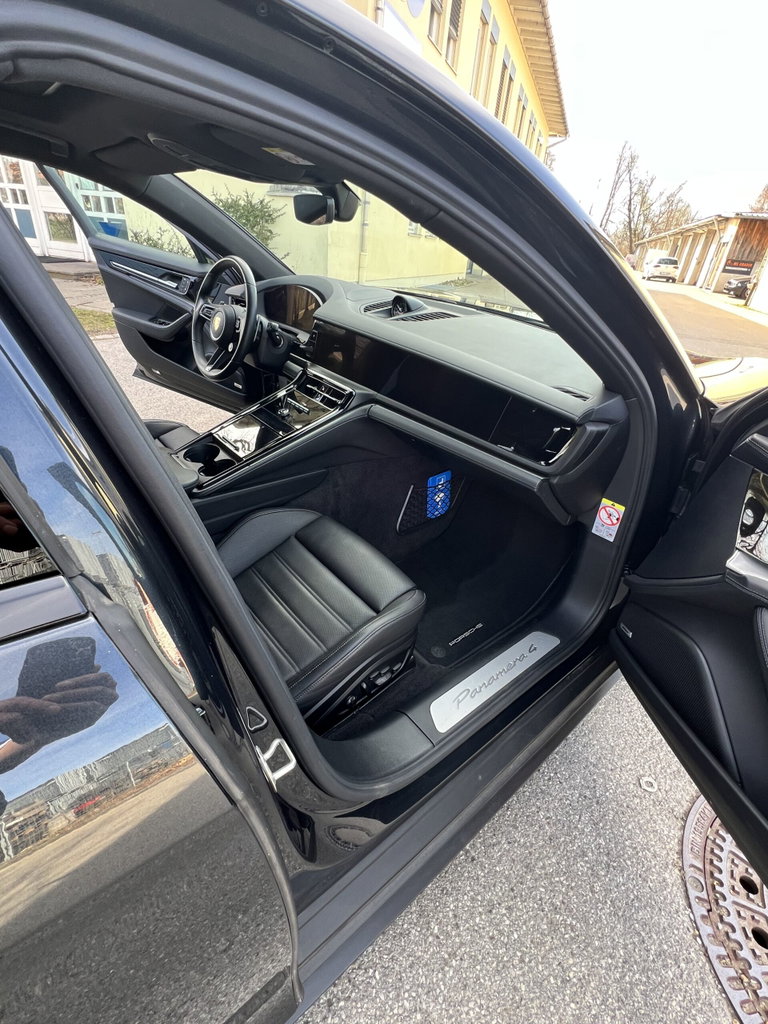 Porsche Panamera 4