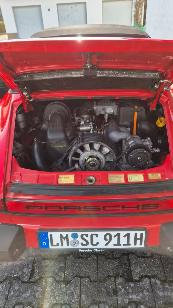 Porsche 911 Carrera 3.2 (US)
