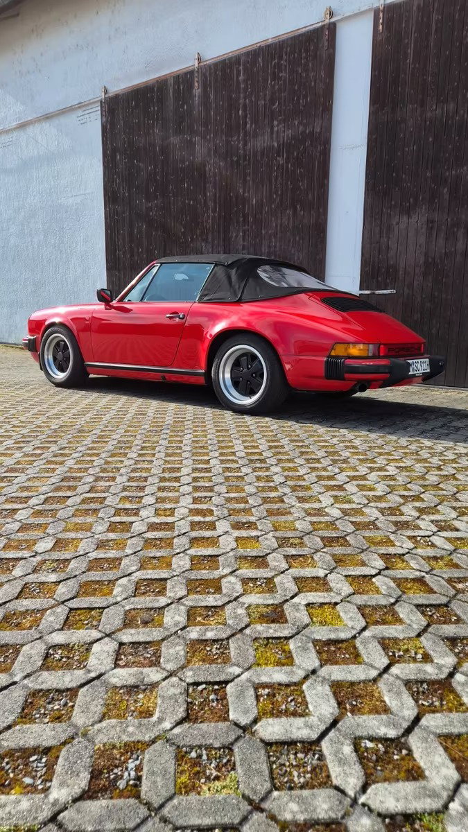 Porsche 911 Carrera 3.2 (US)