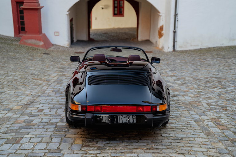 Porsche 911 Carrera 3.2 Speedster