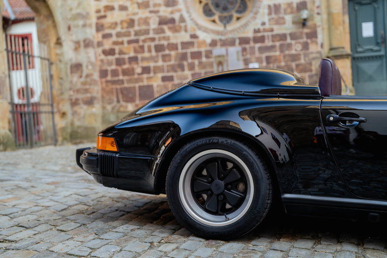 Porsche 911 Carrera 3.2 Speedster