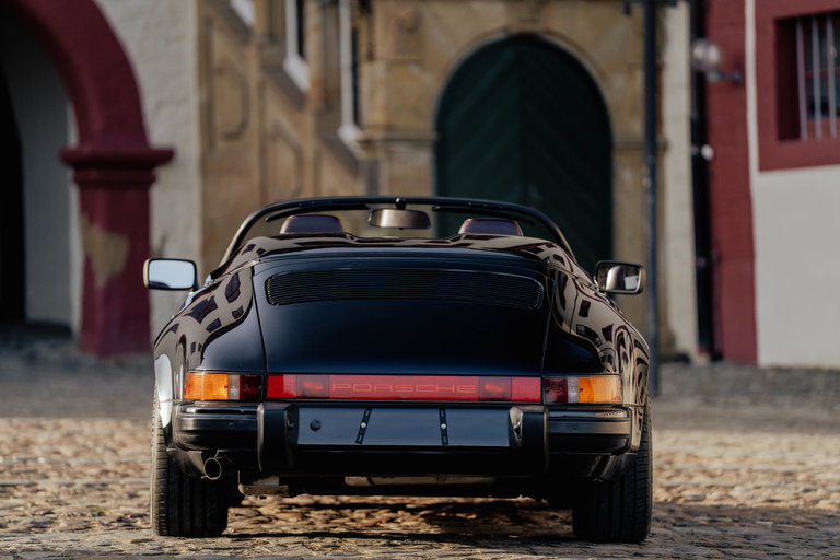 Porsche 911 Carrera 3.2 Speedster