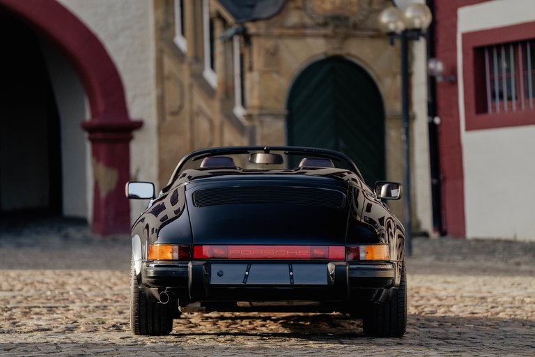 Porsche 911 Carrera 3.2 Speedster