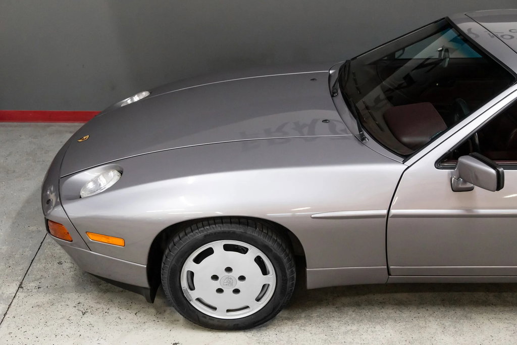 Porsche 928 S4
