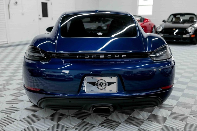 Porsche 718 Cayman