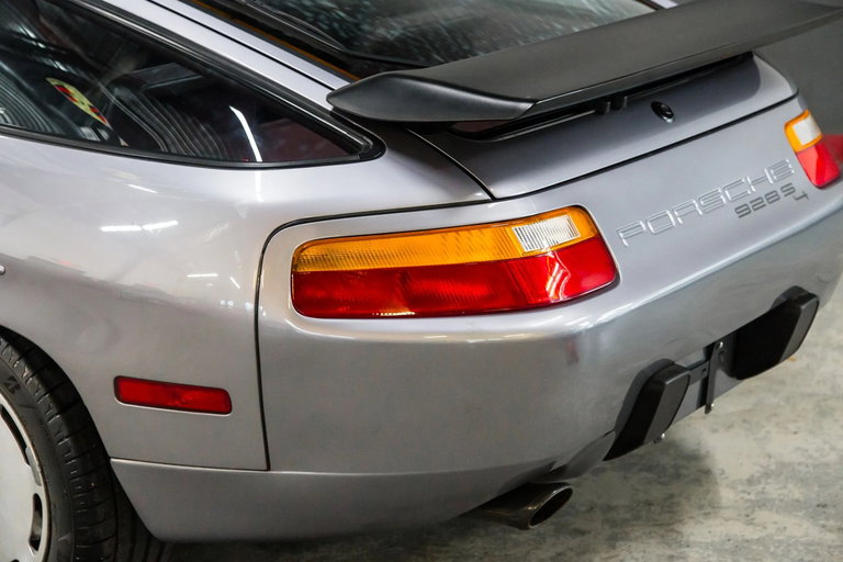 Porsche 928 S4