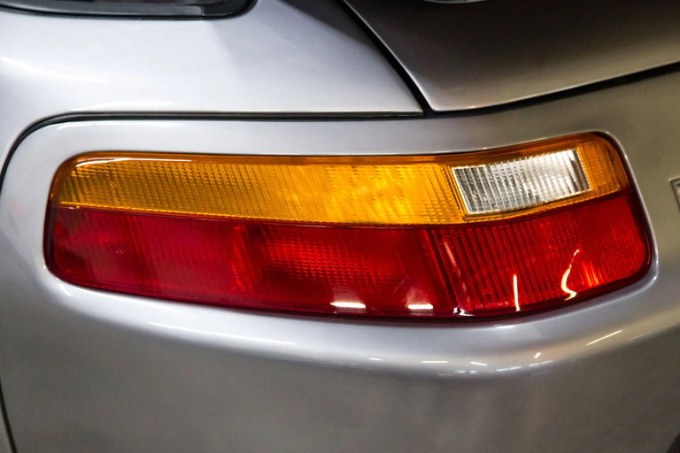 Porsche 928 S4