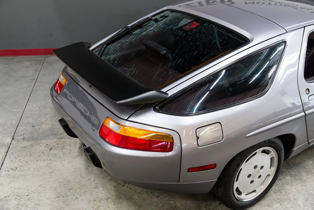 Porsche 928 S4