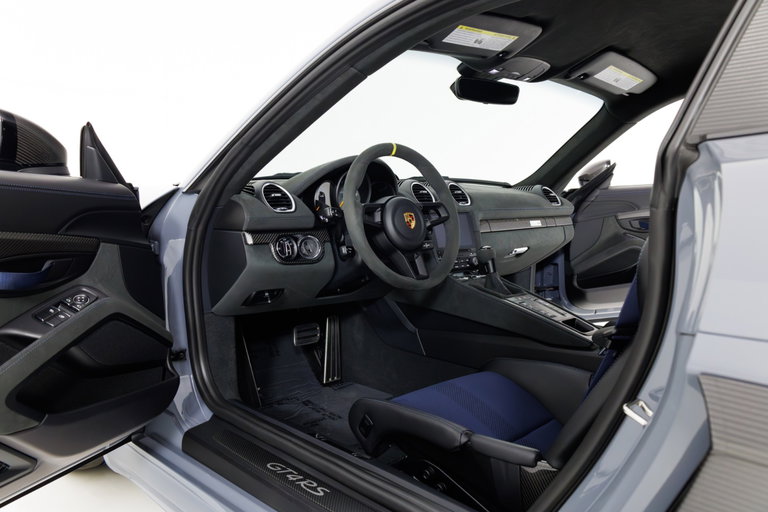 Porsche 718 Cayman GT4 RS