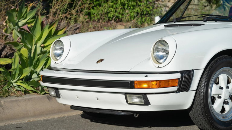Porsche 911 Carrera 3.2