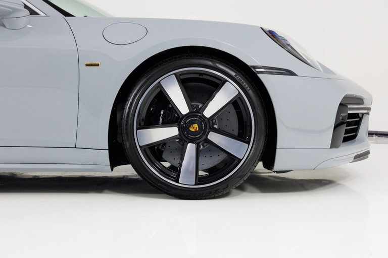 Porsche 992 Sport Classic