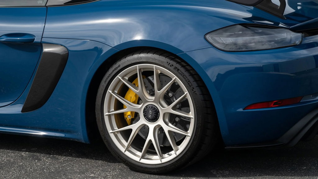 Porsche 718 Cayman GT4 RS