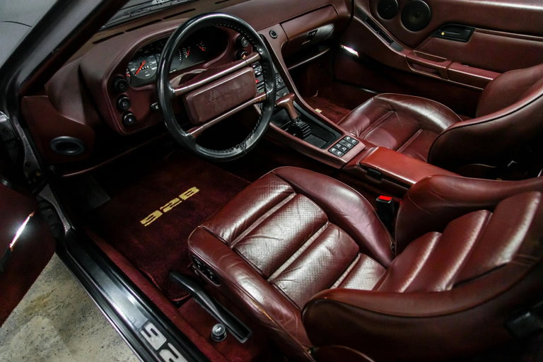 Porsche 928 S4