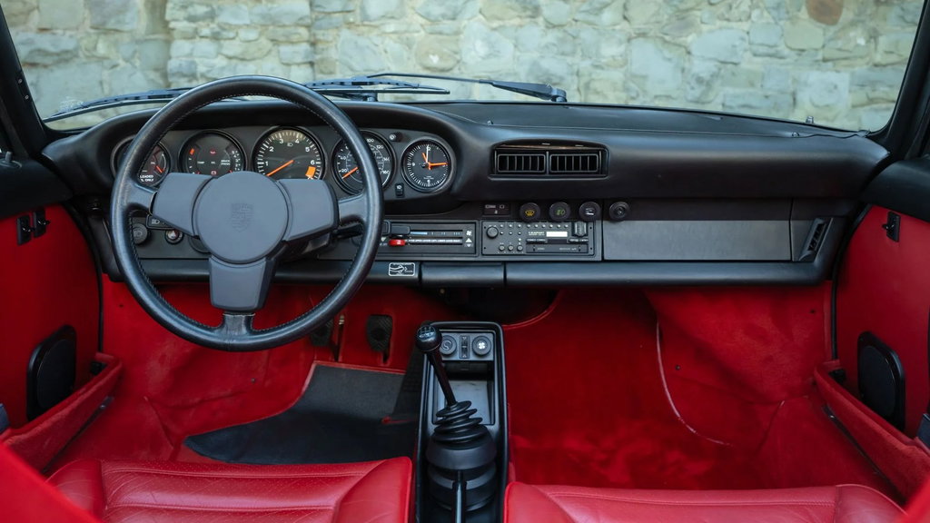 Porsche 911 Carrera 3.2