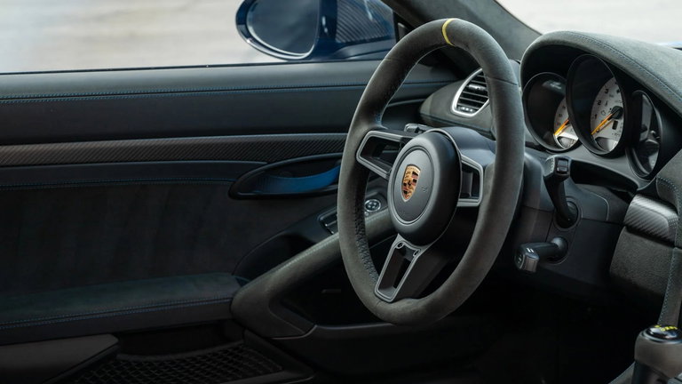 Porsche 718 Cayman GT4 RS