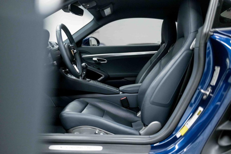 Porsche 718 Cayman