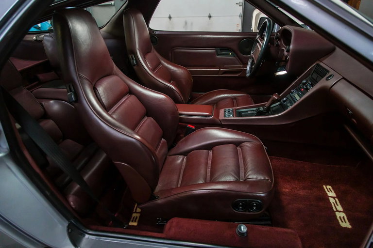 Porsche 928 S4