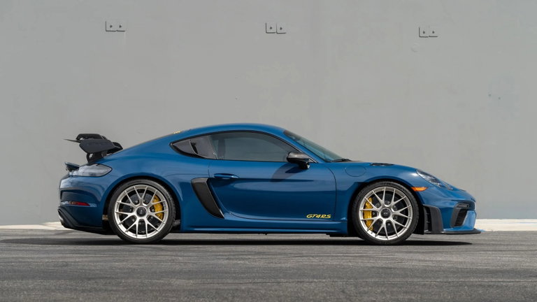 Porsche 718 Cayman GT4 RS