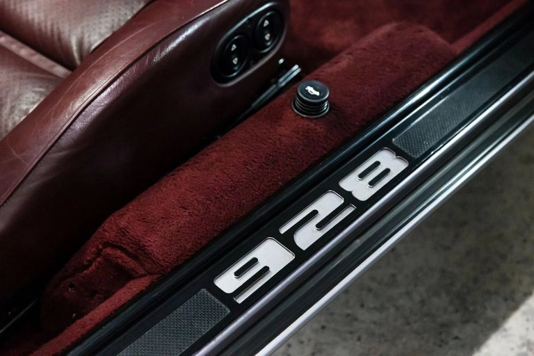 Porsche 928 S4