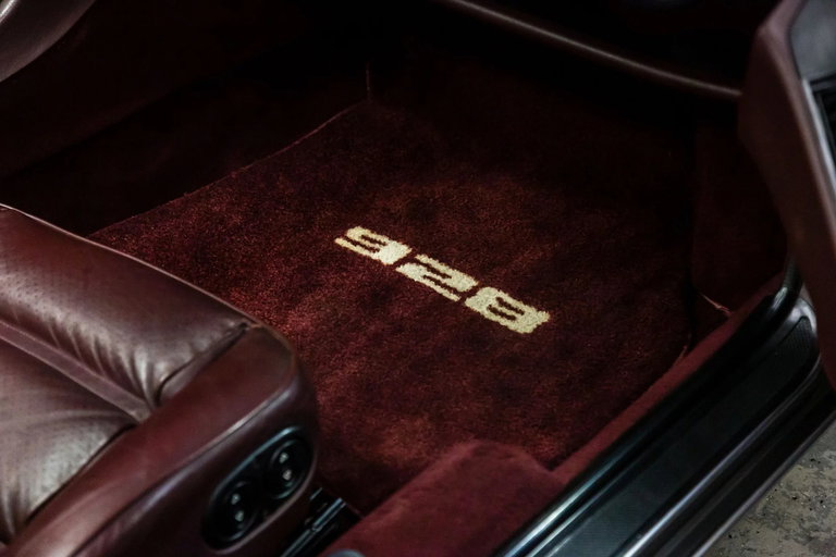 Porsche 928 S4
