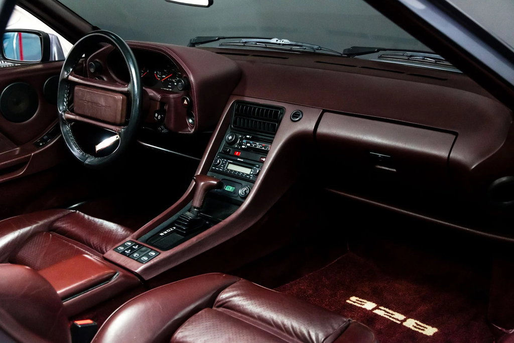 Porsche 928 S4