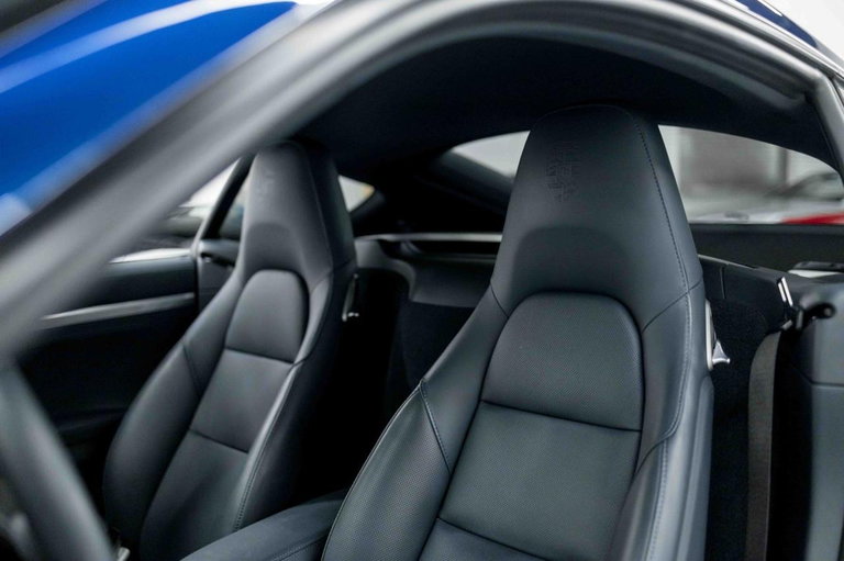 Porsche 718 Cayman