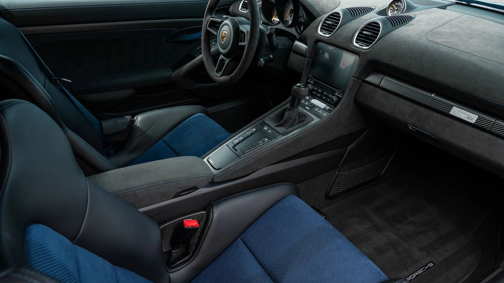 Porsche 718 Cayman GT4 RS