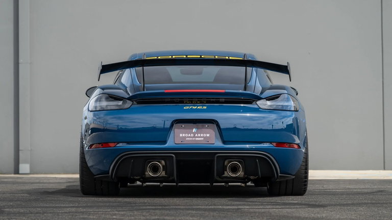 Porsche 718 Cayman GT4 RS